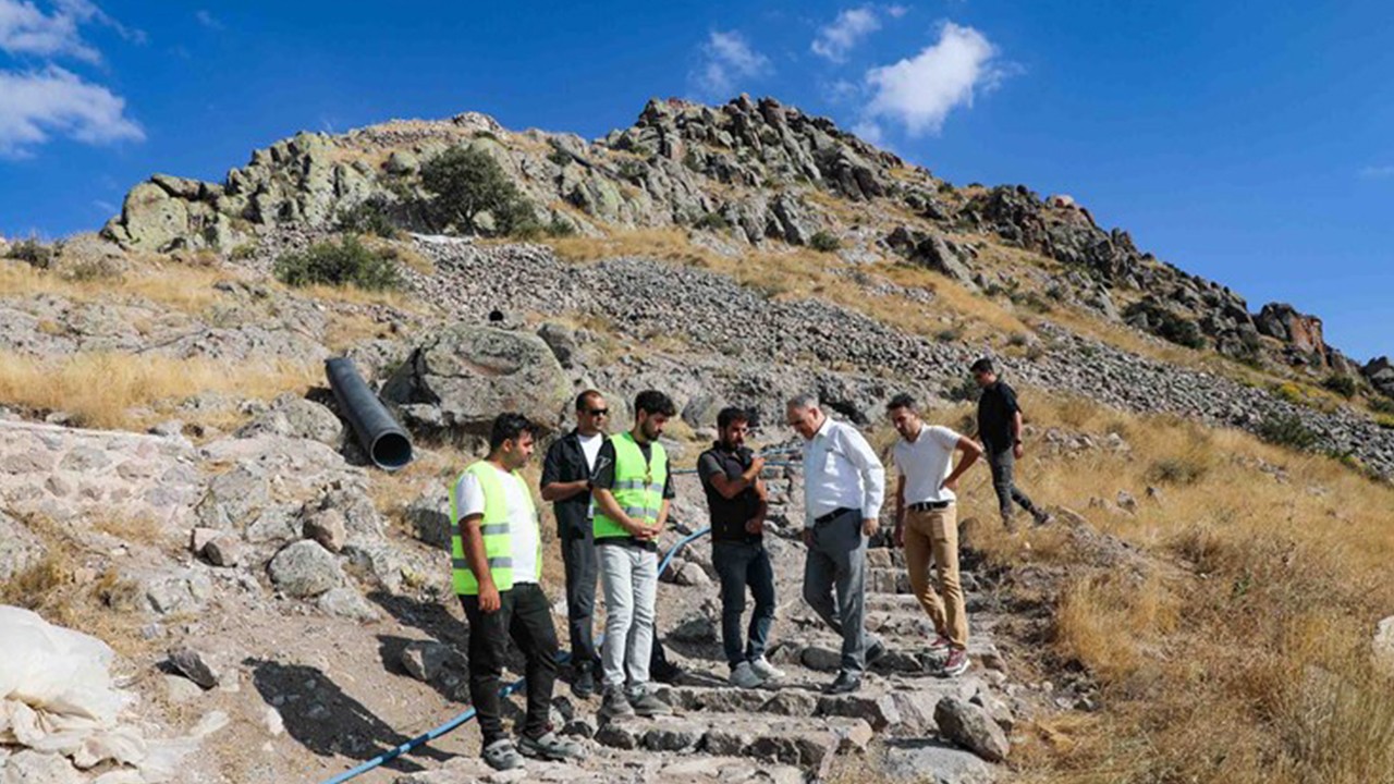 Konya turizmine sembol bir tarihi mekân daha! Vali Özkan çalışmaları inceledi