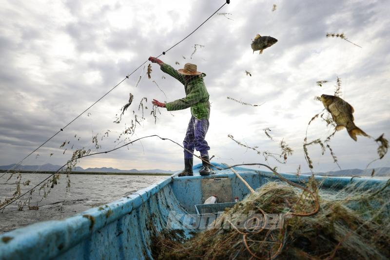 Beyşehir Gölü’nde balık avı