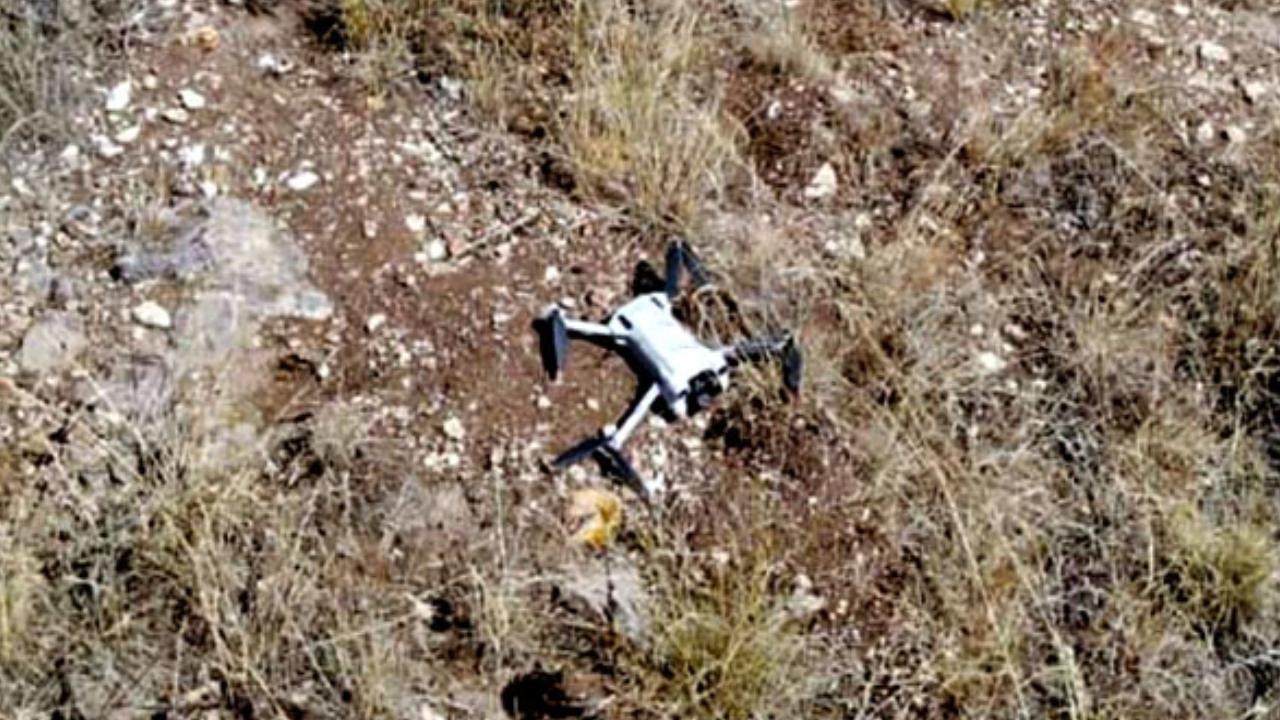Azerbaycan mevzileri üzerinde keşif uçuşu yapan Ermenistan’a ait dron ele geçirildi