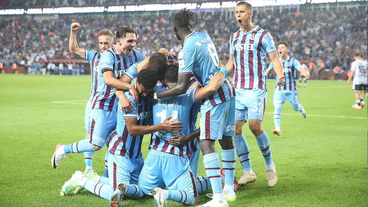 Trabzonspor Beşiktaş’ı 3 golle geçti