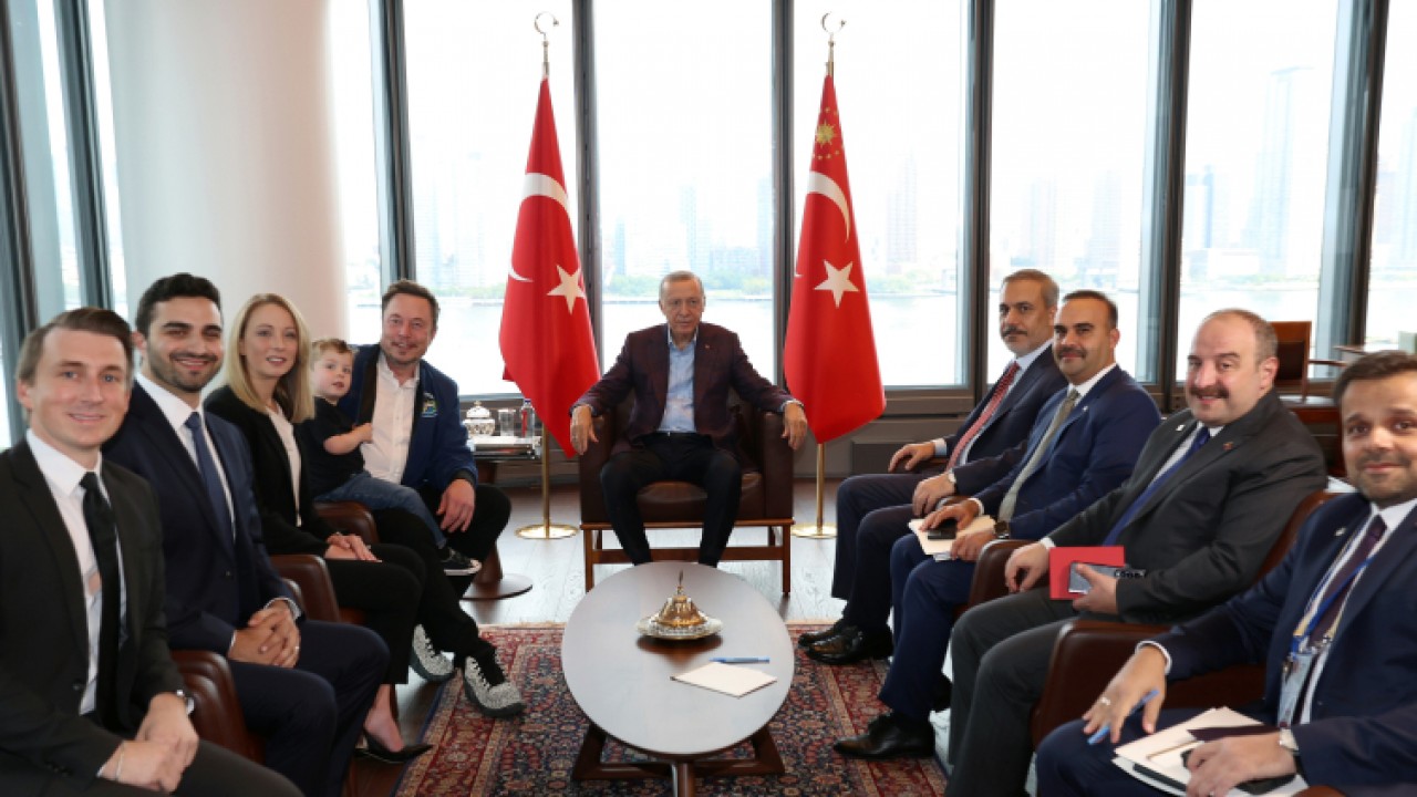 Cumhurbaşkanı Erdoğan Elon Musk’ı TEKNOFEST'e davet etti
