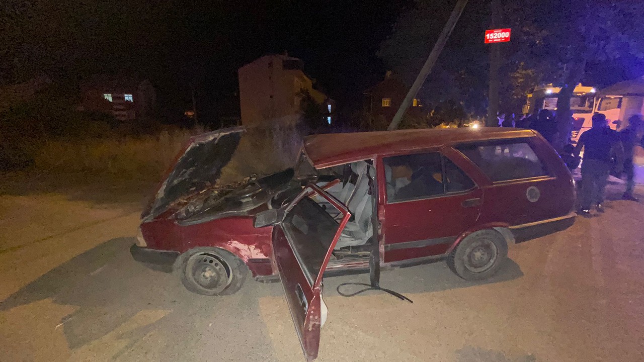 Konya'da otomobiller çarpıştı: 4 kişi yaralandı