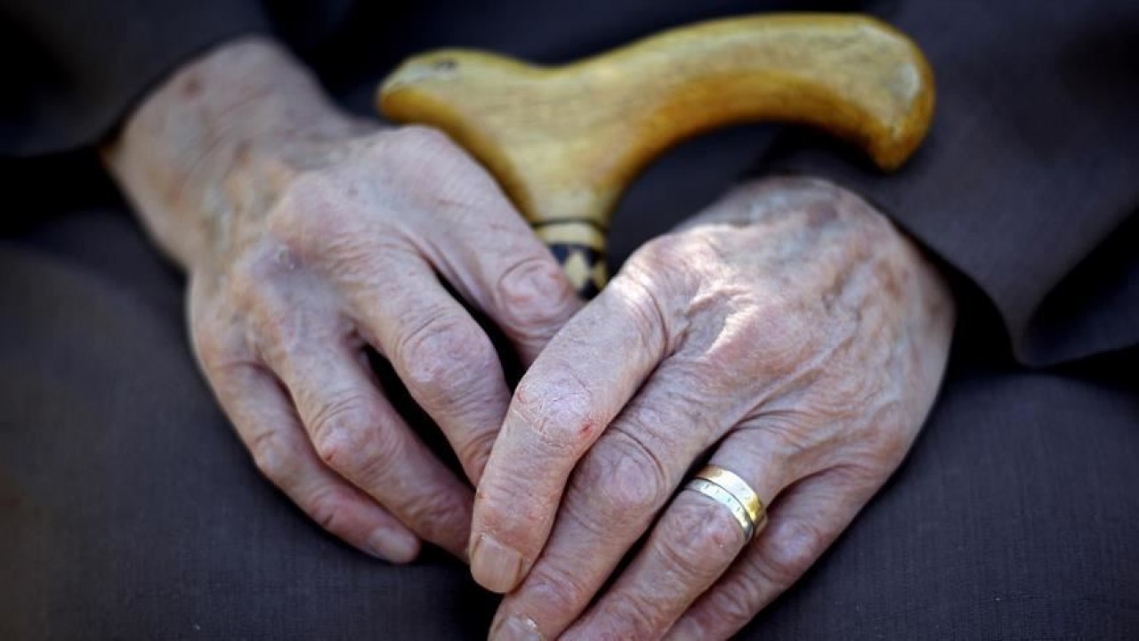 “Alzheimer“ hasta sayısının 10 yıl içinde 135 milyona çıkması öngörülüyor