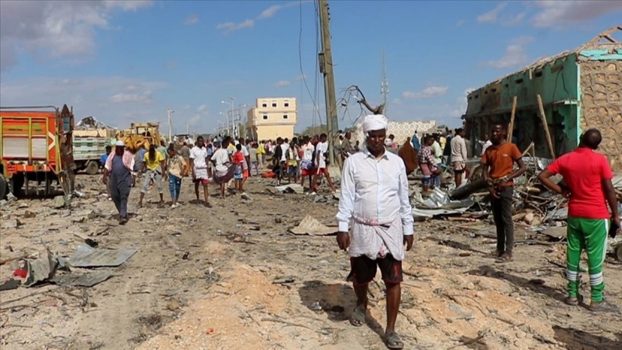 Bombalı araçla düzenlenen saldırıda en az 10 kişi hayatını kaybetti