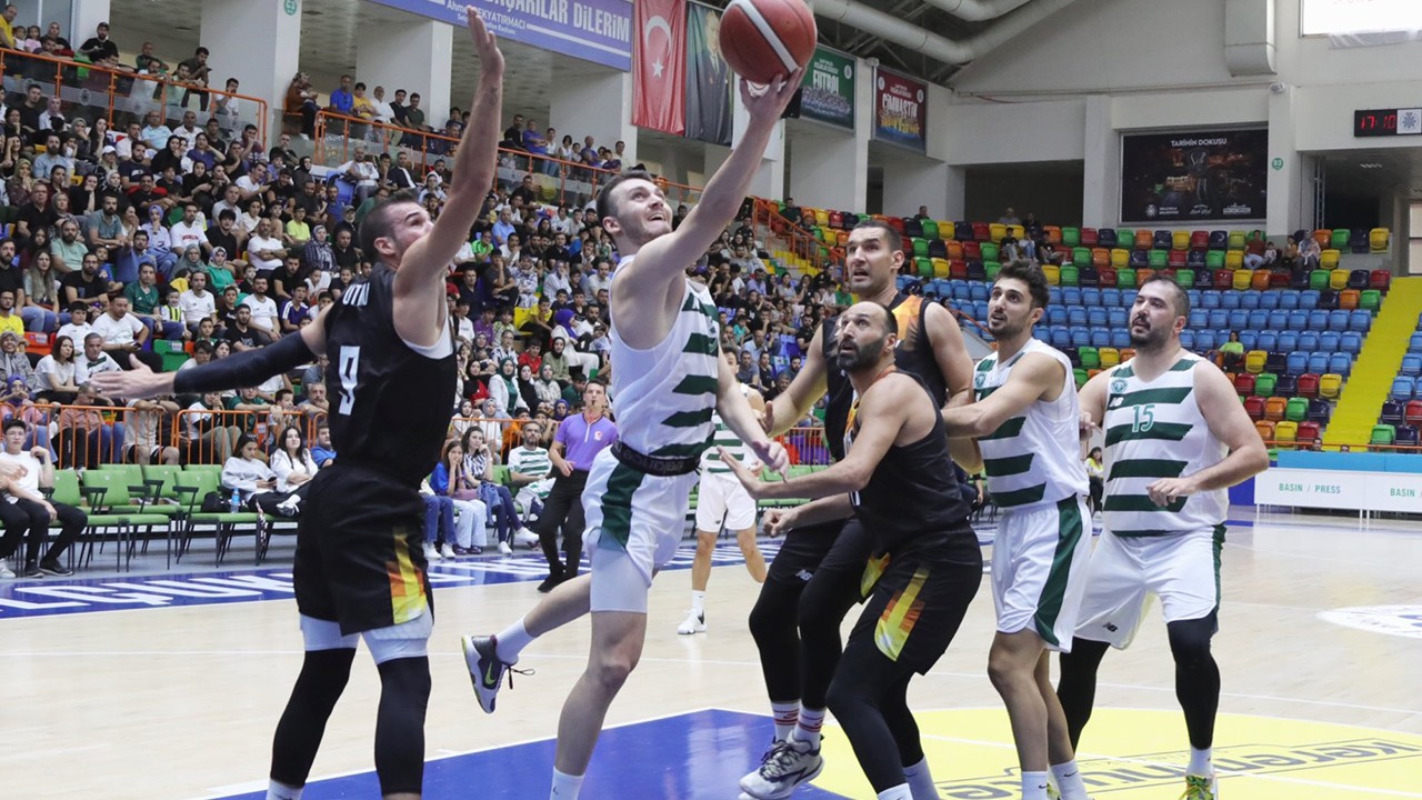 Potanın Kartalları ilk mağlubiyetini ilk iç saha maçında aldı