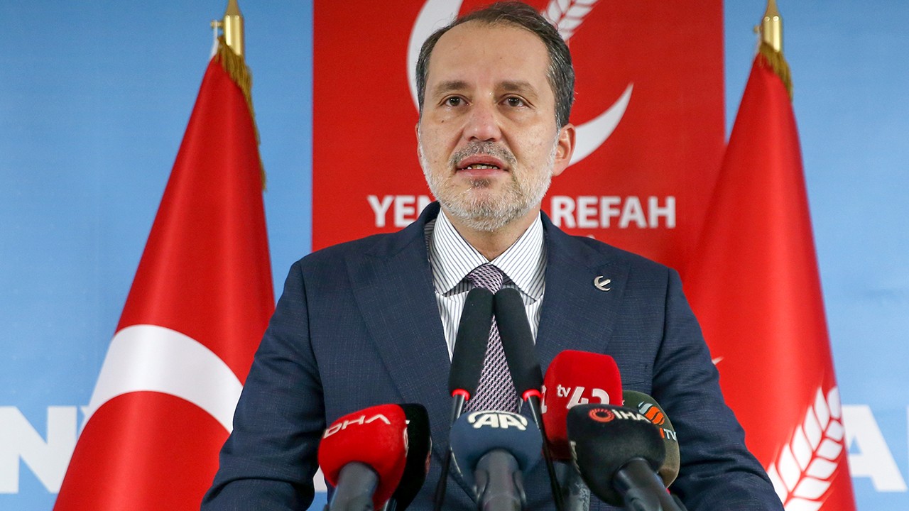 Yeniden Refah Partisi Genel Başkanı Erbakan'dan yeni anayasa açıklaması: Destek oluruz