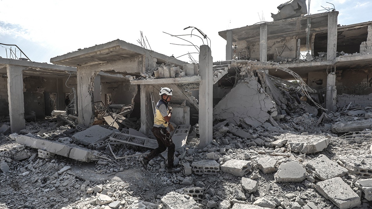 İdlib’e düzenlenen hava saldırısında 1 çocuk öldü, 4 sivil yaralandı