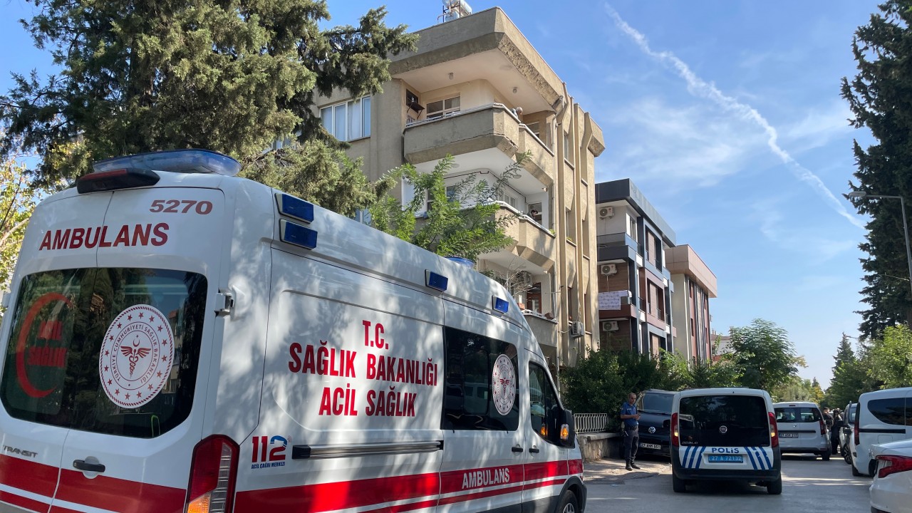 Tabancayla kız arkadaşını öldürüp annesini yaralayan zanlı intihar etti