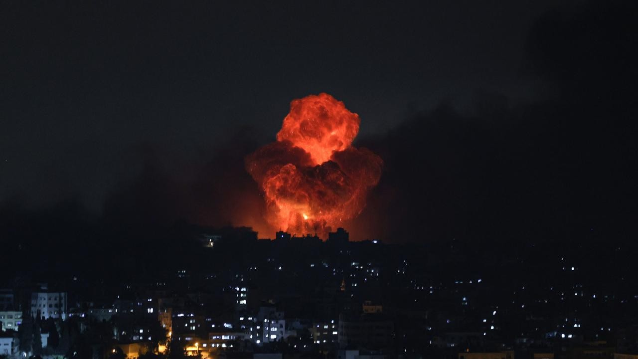 Gazze’den İsrail tarafına roket atışları üçüncü gününde de sürüyor