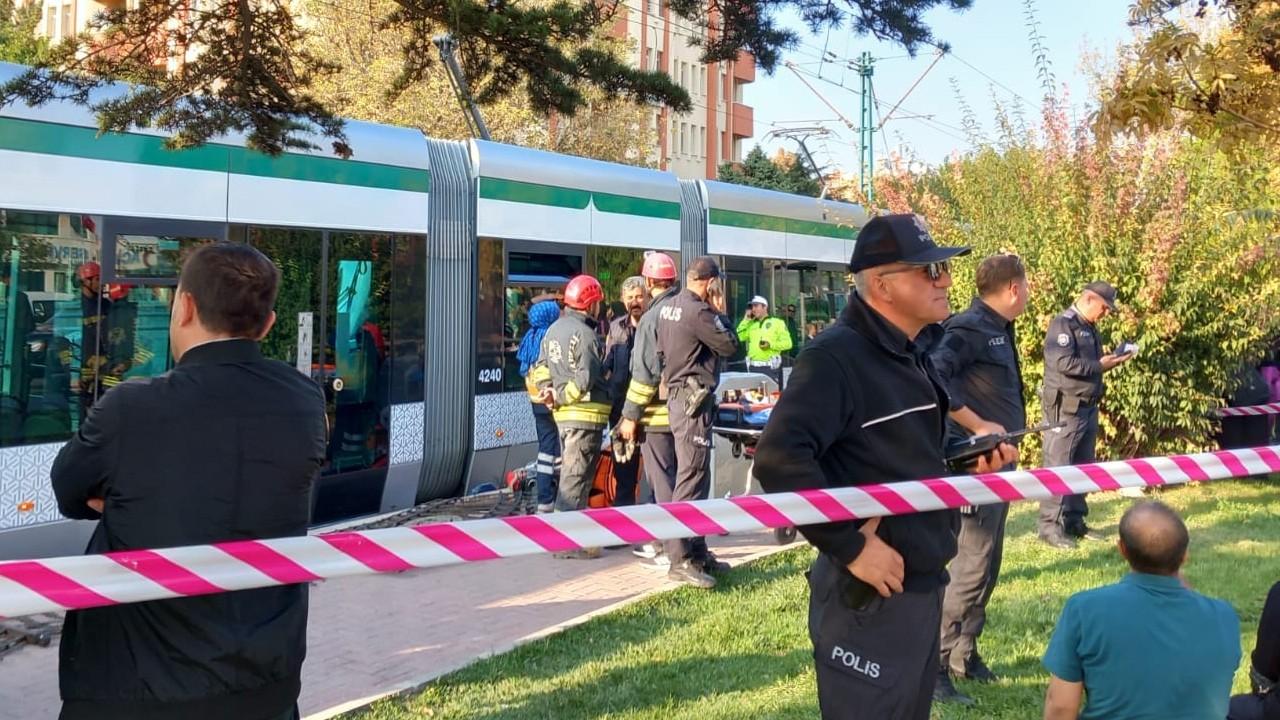 Konya'da feci kaza sonrası durdurulan tramvay seferleri yeniden başladı