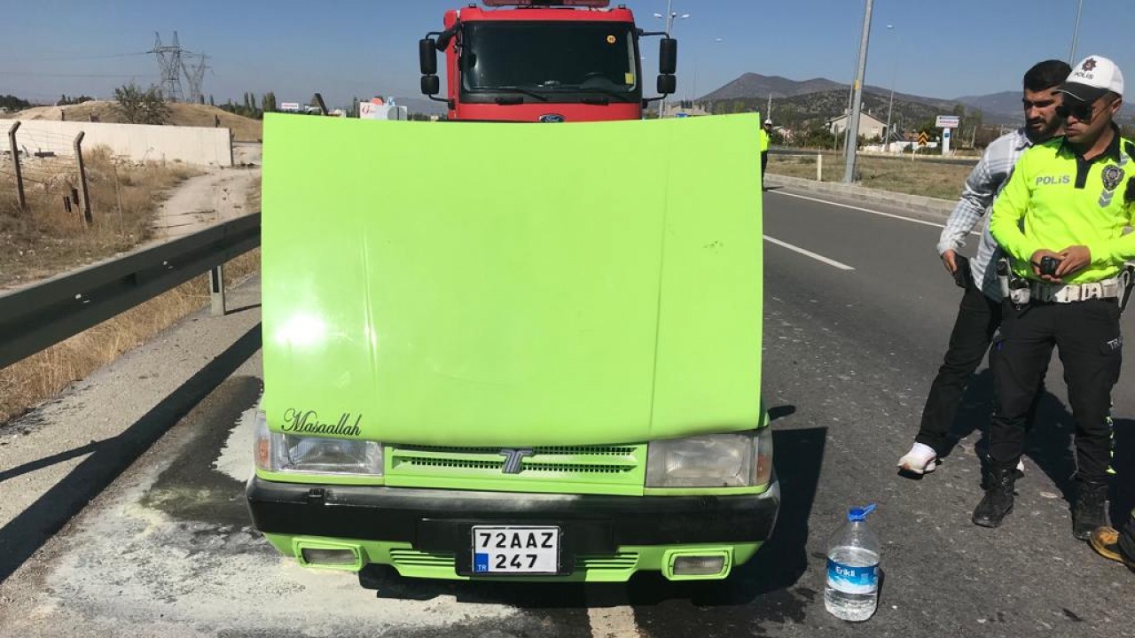 Seydişehir'de seyir halindeki otomobil yandı