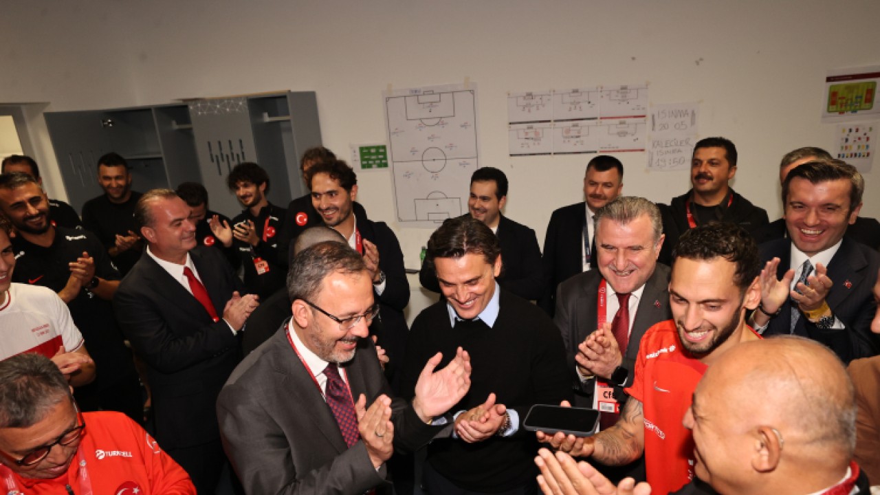 Cumhurbaşkanı Erdoğan, A Milli Futbol Takımı'nın zaferini telefonla kutladı