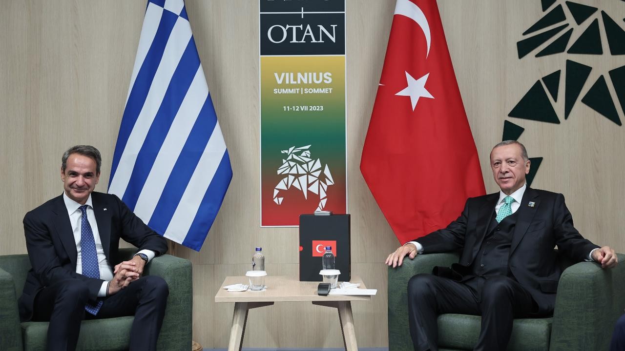 Cumhurbaşkanı Erdoğan’ın diplomasi trafiği sürüyor: Yunanistan Başbakanı Miçotakis ile görüştü