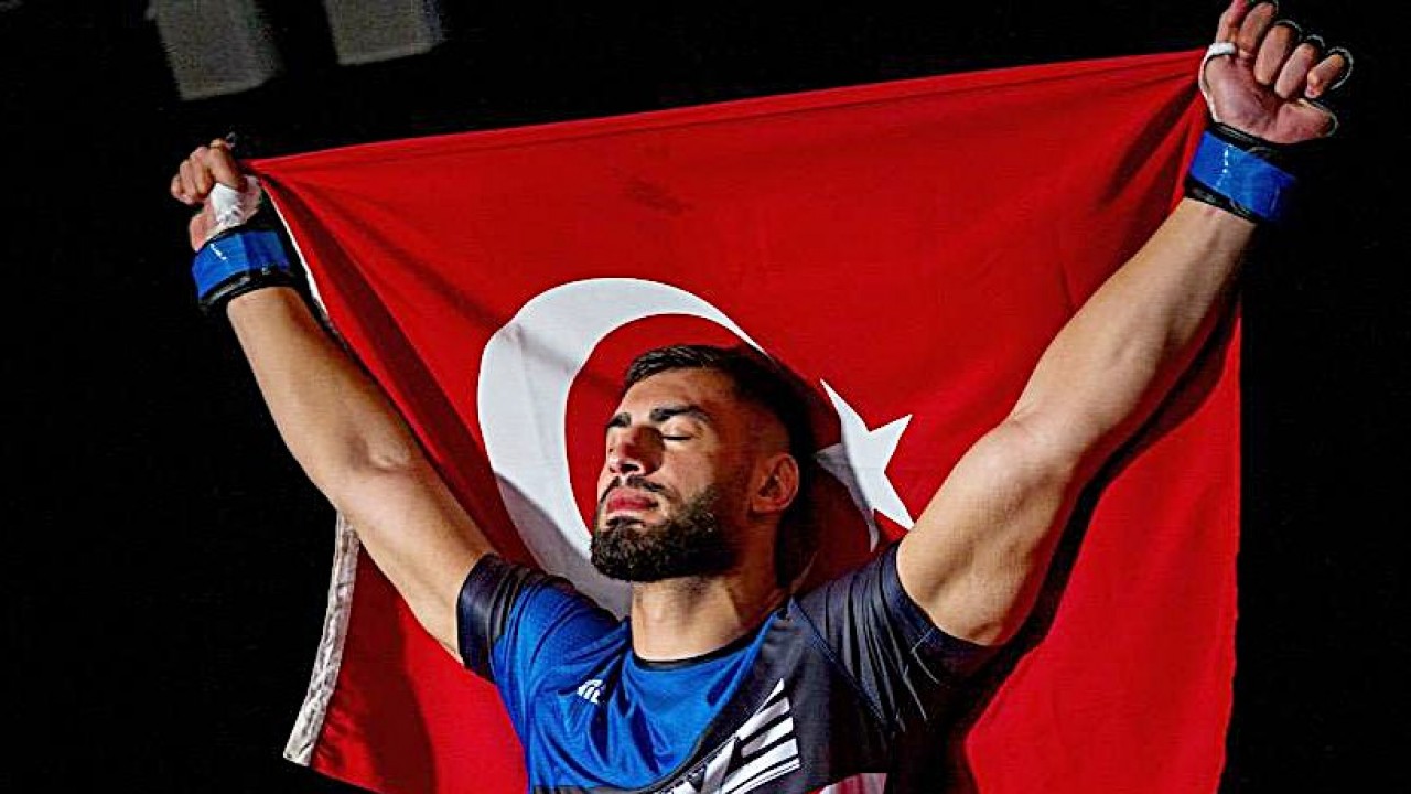 MMA dövüşçüsü İbo Aslan: Para için ne bayrağımı, ne de vatanımı satarım