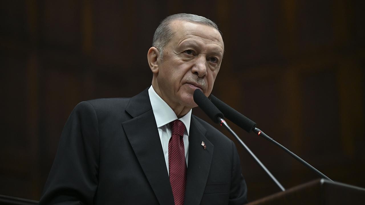 Cumhurbaşkanı Erdoğan İzzetbegoviç'i ölüm yıl dönümünde andı