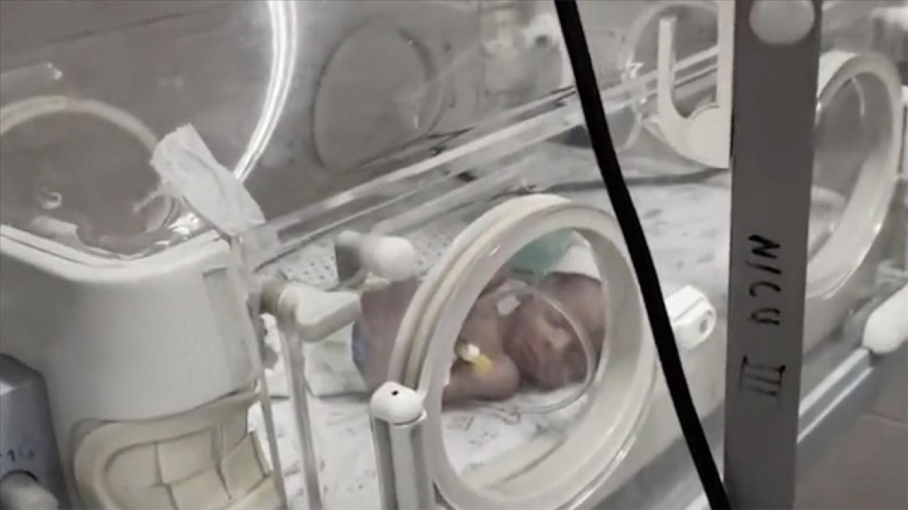 Sağlık Bakanı Koca'dan Gazzeli bebekler için 