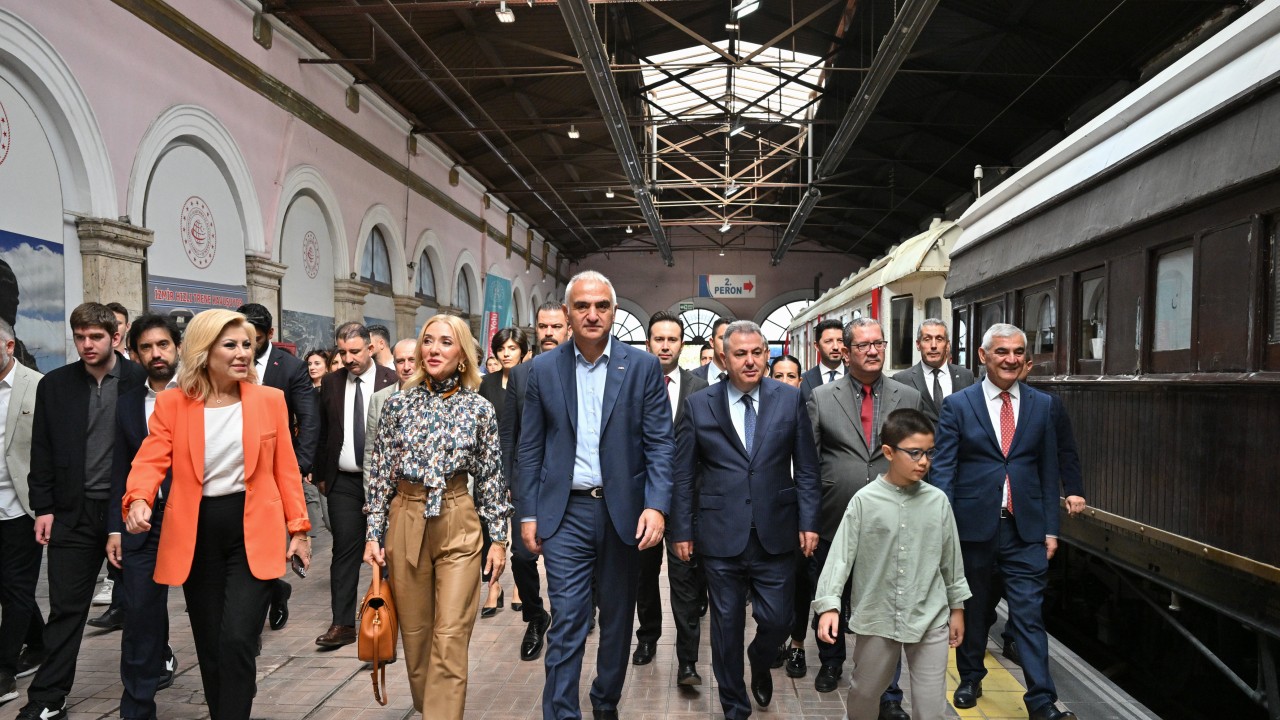 Bakan Ersoy, Efes Kültür Yolu Festivali'nin açılışını yaptı