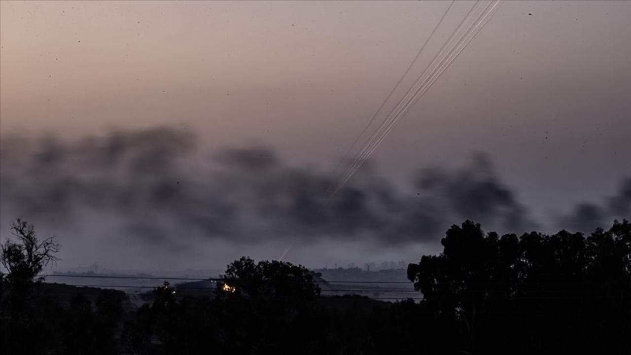 Dünya basını, İsrail ordusunun Gazze’ye saldırısını İsrail tarafından izliyor