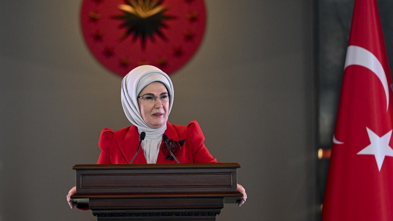 Emine Erdoğan Cumhuriyet’in 100. yılını kutladı