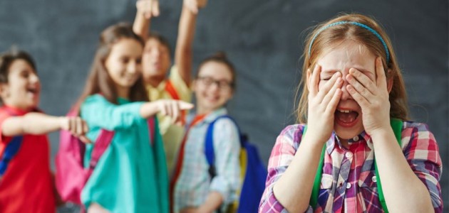 Akran zorbalığı yaş ilerledikçe tür değiştiriyor
