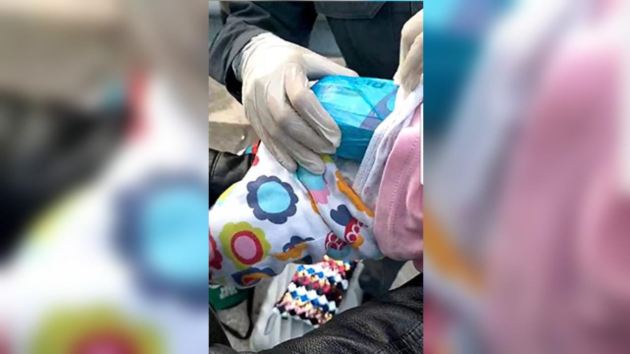 3 aylık bebeğin üzerine gizlediler: 4 kişi tutuklandı