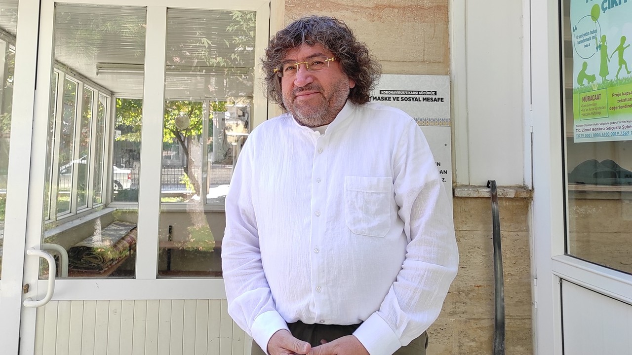 Almanya'daki camilere ırkçı tehditler içeren paketler gönderilmesine tepki