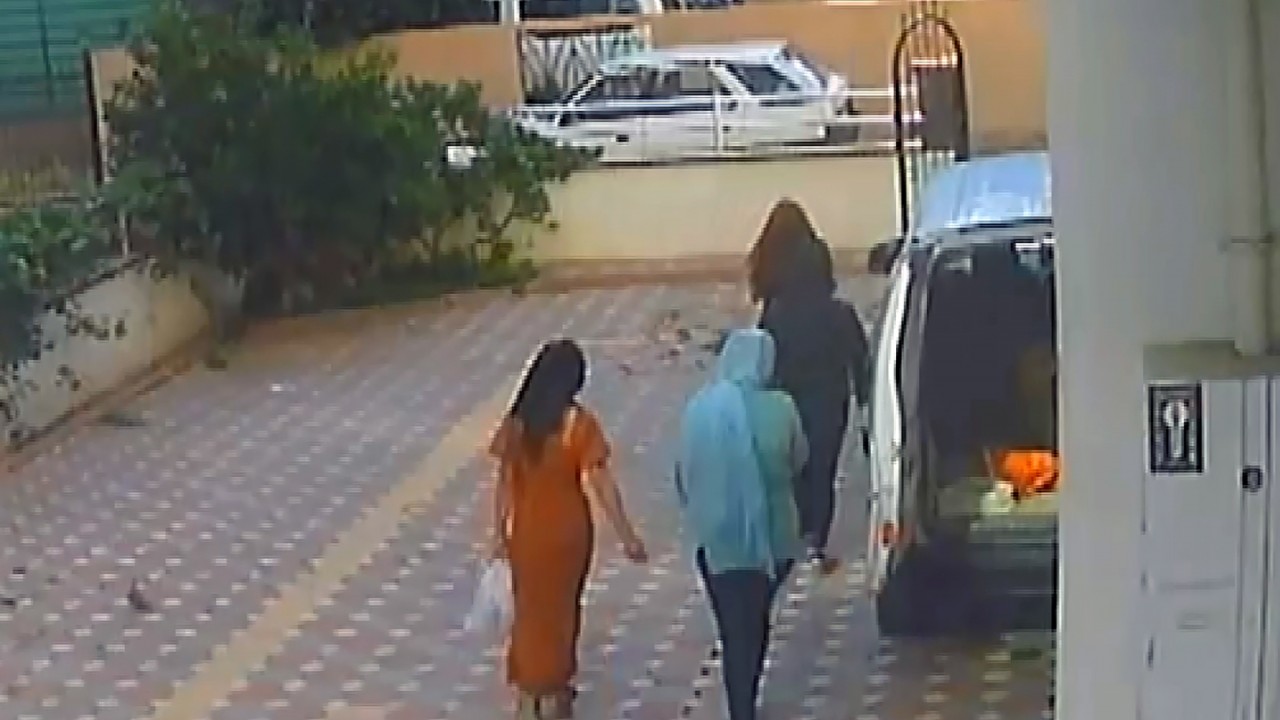 Kapılarını zorlayarak girdikleri 15 daireden 2 milyon TL’lik hırsızlık yaptılar