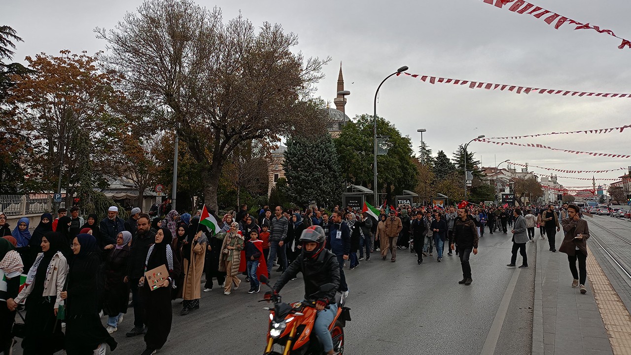 Konya’da İsrail’in soykırımına karşı el ele dev etkinlik düzenlendi