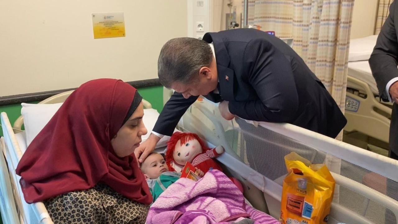 Sağlık Bakanı Koca: 26 Gazzeli hasta Mısır’dan Türkiye’ye nakledilecek