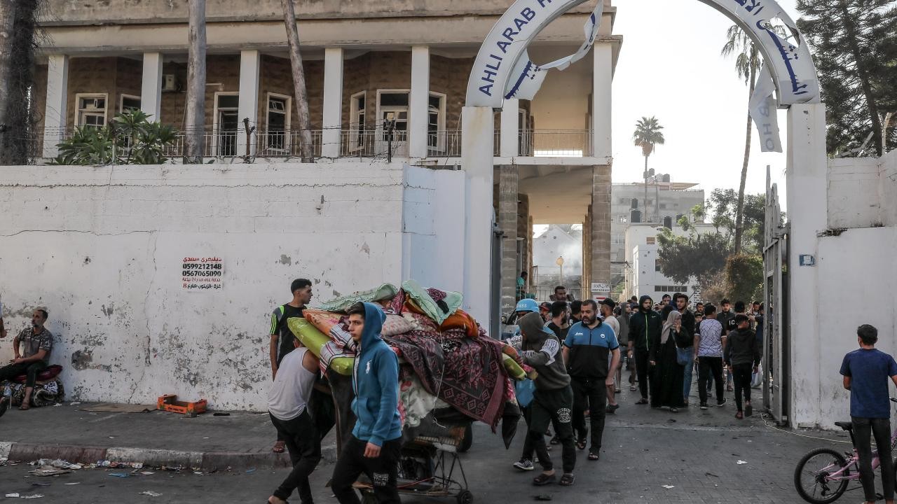 İsrail tankları El-Ehli Baptist Hastanesi’ni kuşattı