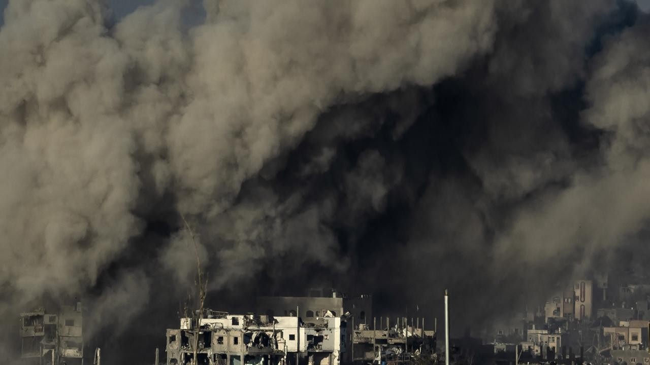 İsrail Gazze'de yine bir okulu bombaladı
