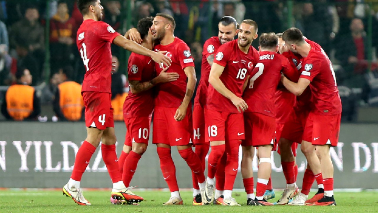 Almanya - Türkiye maçının ilk 11’leri