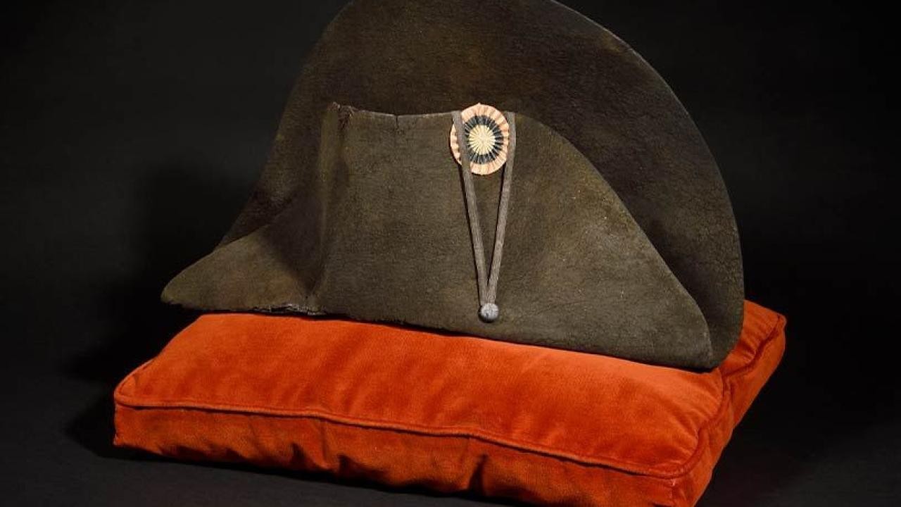 Eski Fransa İmparatoru Napoleon’un ünlü şapkası açık artırmayla satılacak