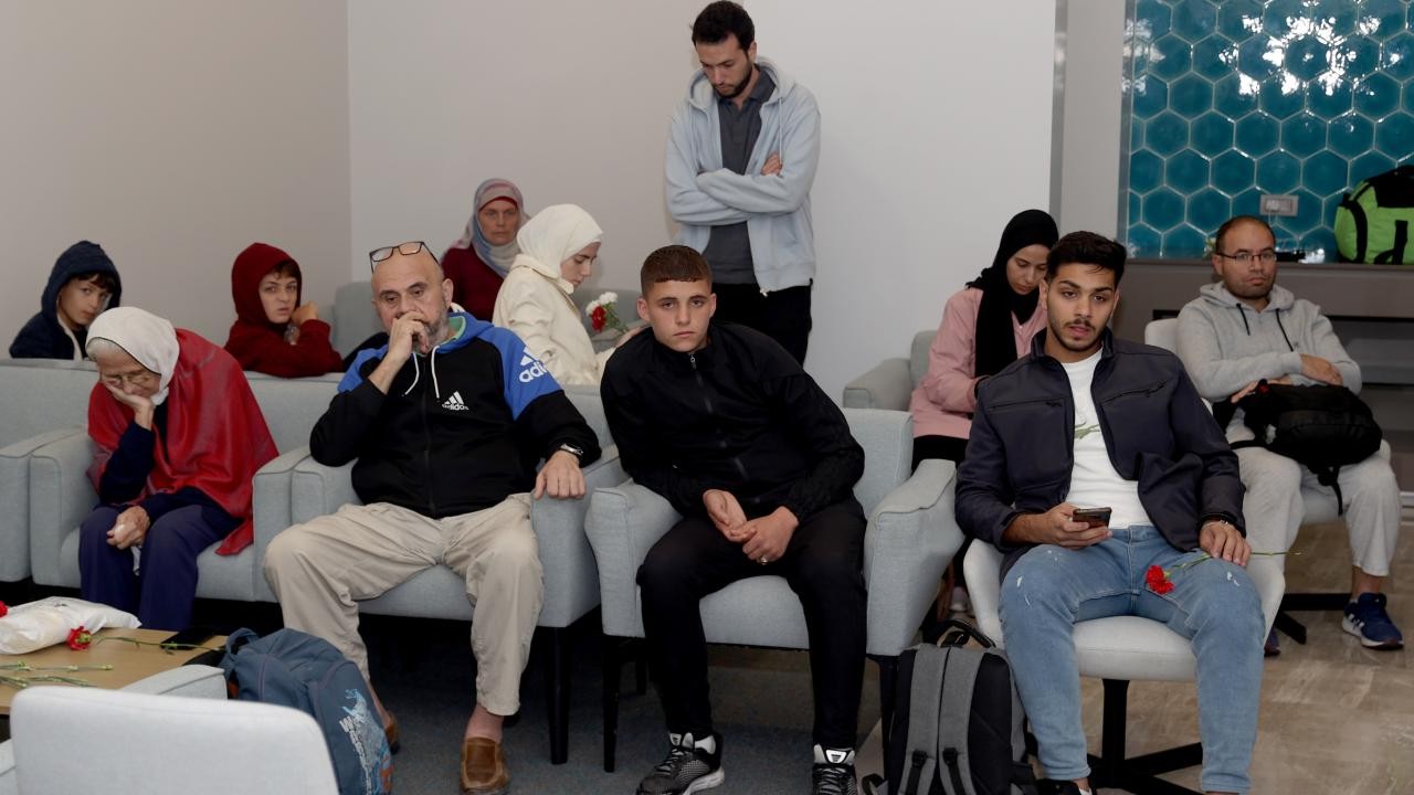 Gazze'den tahliye edilen 44 Türk vatandaşı yurda geri döndü