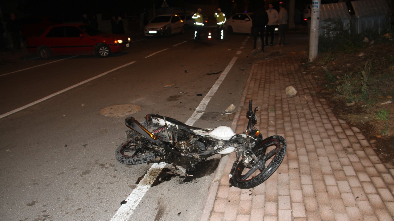 Konya'da otomobil motosikletle çarpıştı: 1 kişi yaralandı