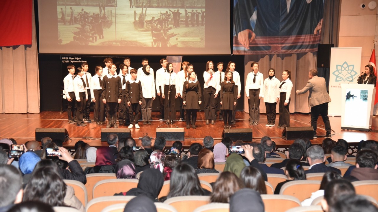 Konya’da 24 Kasım Öğretmenler Günü çeşitli etkinliklerle kutlandı