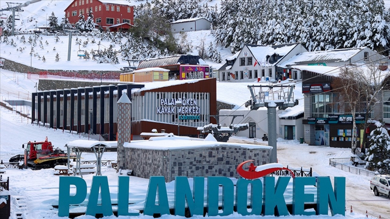 Kayak merkezlerinde en fazla kar kalınlığı 74 santimetreyle Palandöken'de ölçüldü
