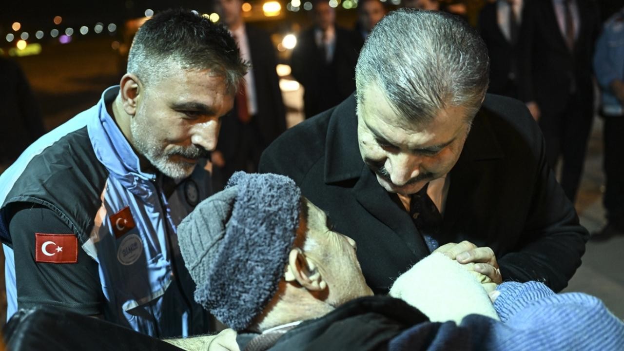 Bakan Koca: Sahra hastanelerini Gazze’nin içerisine kuracağız