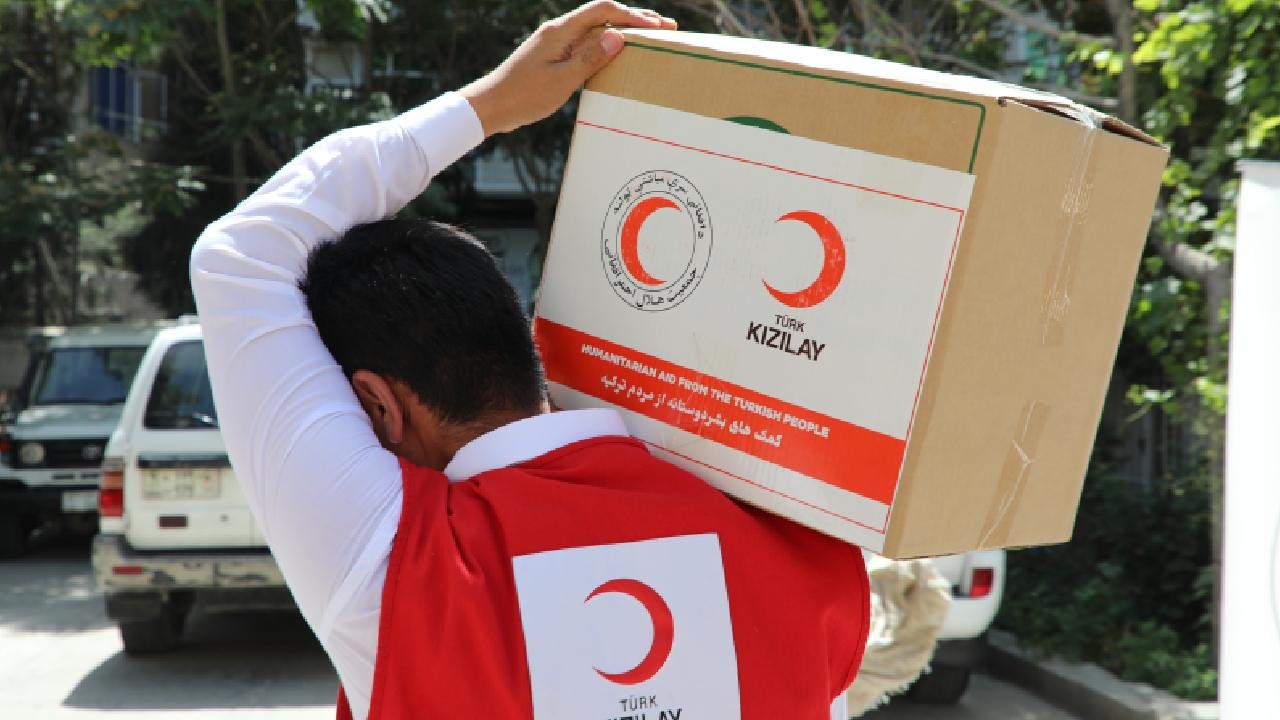 Türk Kızılay'dan Somali'ye 2 bin gıda paketi