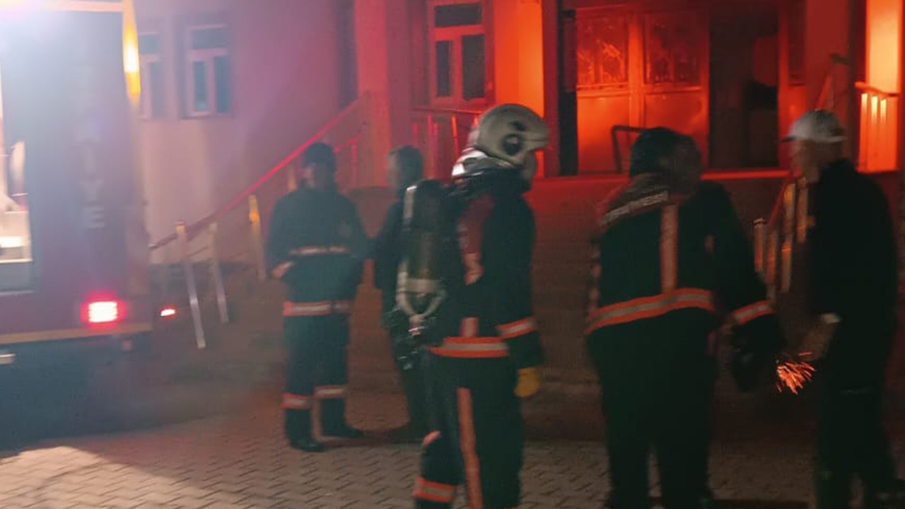 Öğrenci yurdunda yangın! 16 kişi hastaneye kaldırıldı