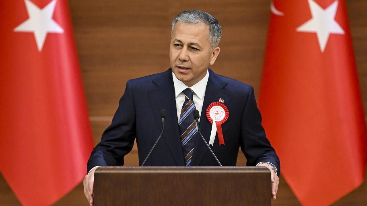İçişleri Bakanı Yerlikaya, Beşiktaş’taki terör saldırısı şehitlerini andı