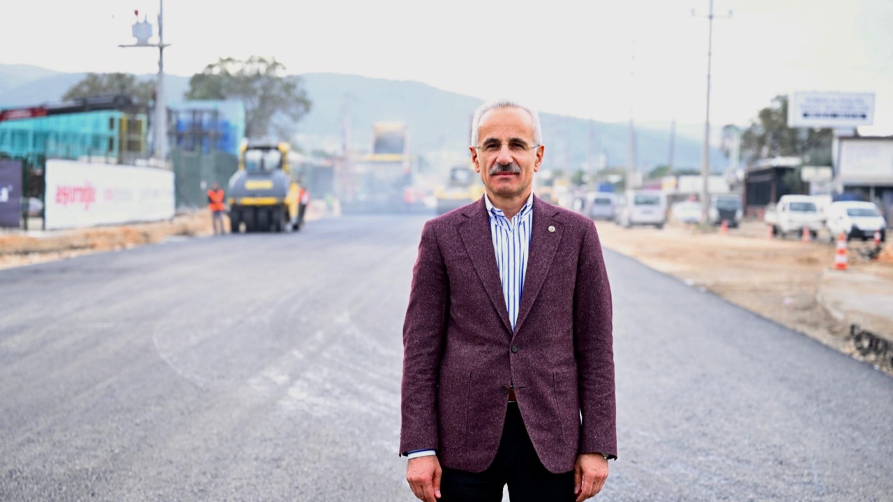 Bakan Uraloğlu: Ankara-Kırıkkale-Delice ve Antalya-Alanya otoyol ihaleleri yapıldı