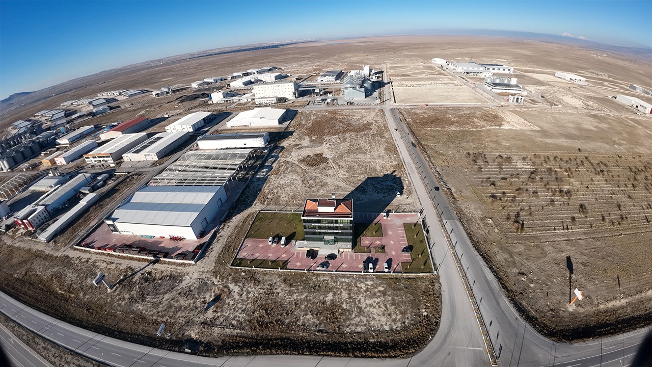 Karapınar'da vergi rekortmenleri plaketle ödüllendirildi