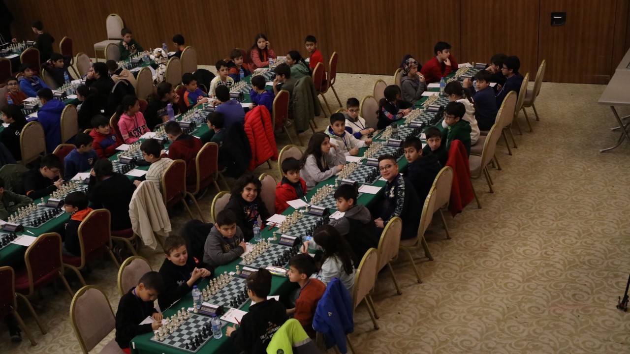 Konya’da Hazreti Mevlana’yı Anma Satranç Turnuvası sona erdi