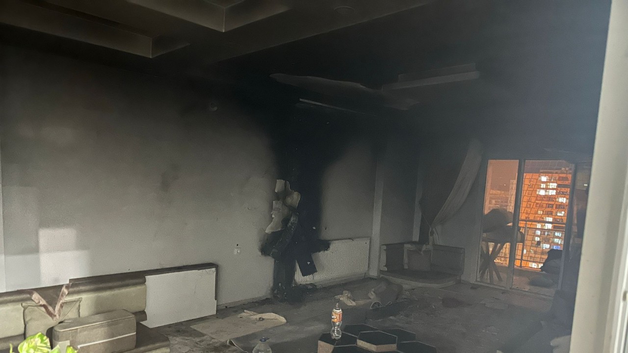 Klima motorunun patladığı evde yangın çıktı