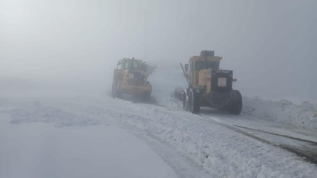 2 ilde yoğun kar: 53 yol ulaşıma kapandı