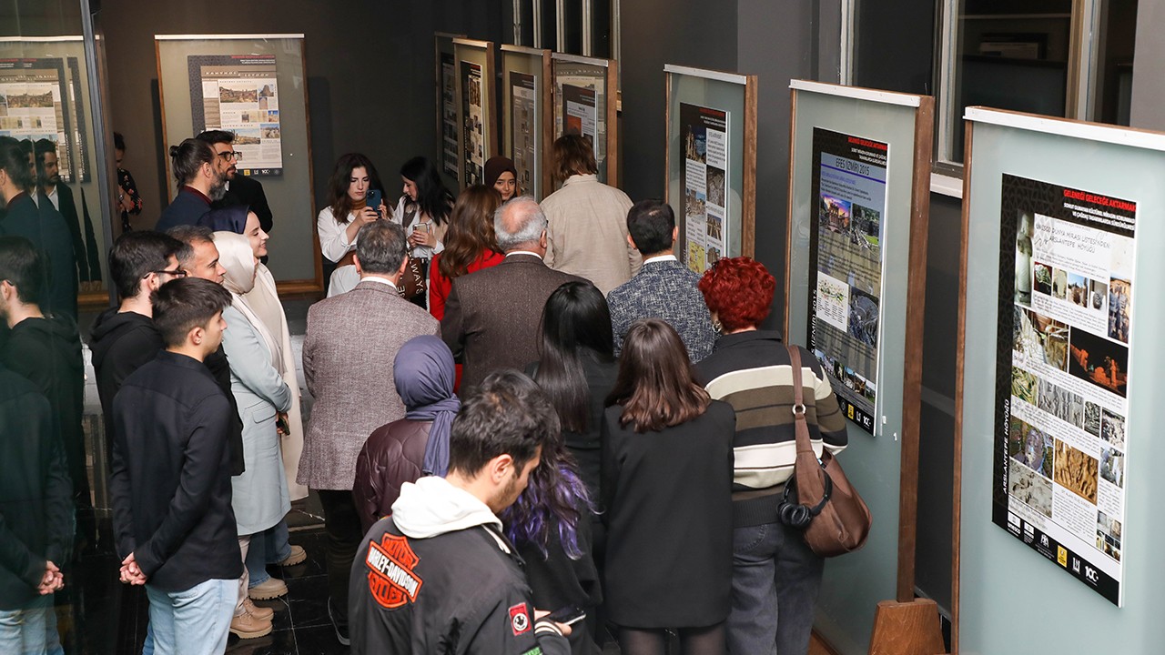 Konya Büyükşehir "Geleneği geleceğe aktarmak" sergisi ile kültürel mirasa dikkat çekiyor