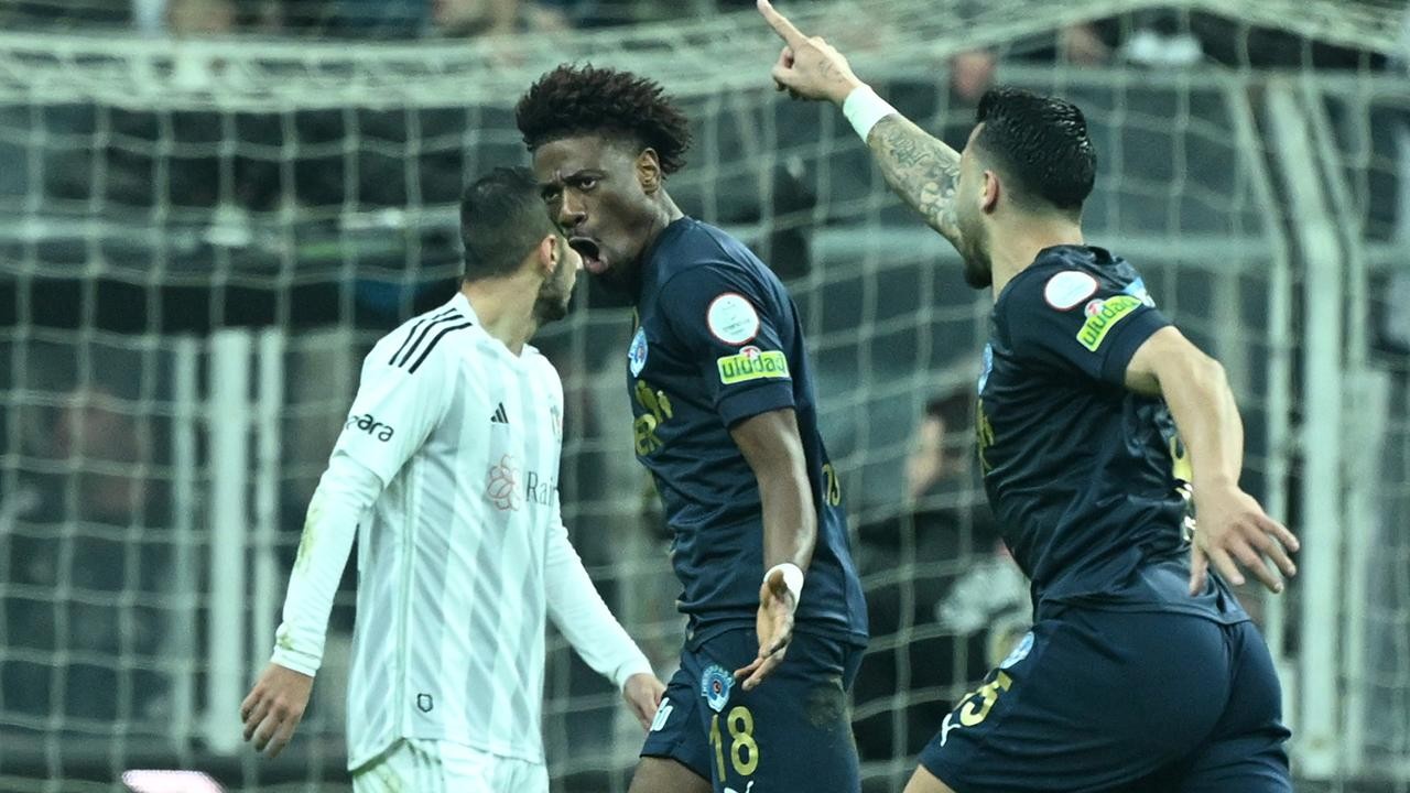 Kasımpaşa Beşiktaş’ı evinde yendi: 3-1