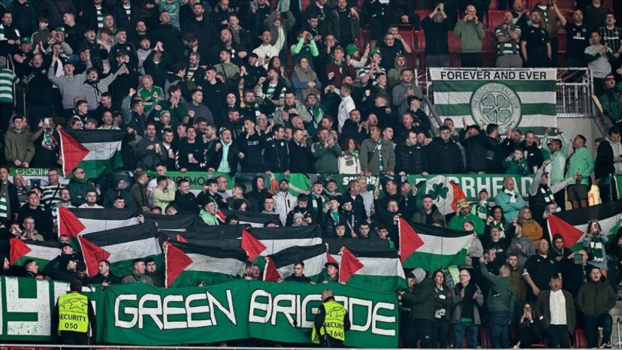 Celtic taraftarları, Filistin bayrağını Avrupa’da dalgalandırıyor