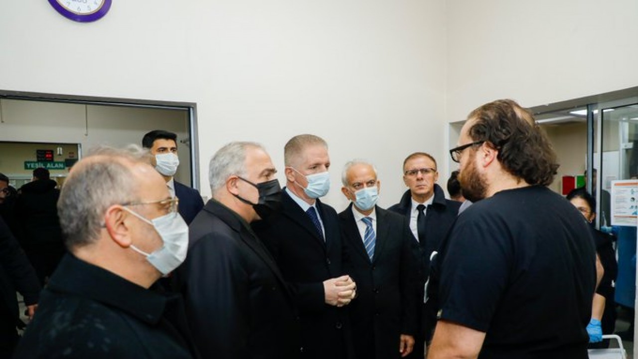 İstanbul Valisi Gül’den Fatih Camisi imamı Usta’nın sağlık durumu hakkında açıklama